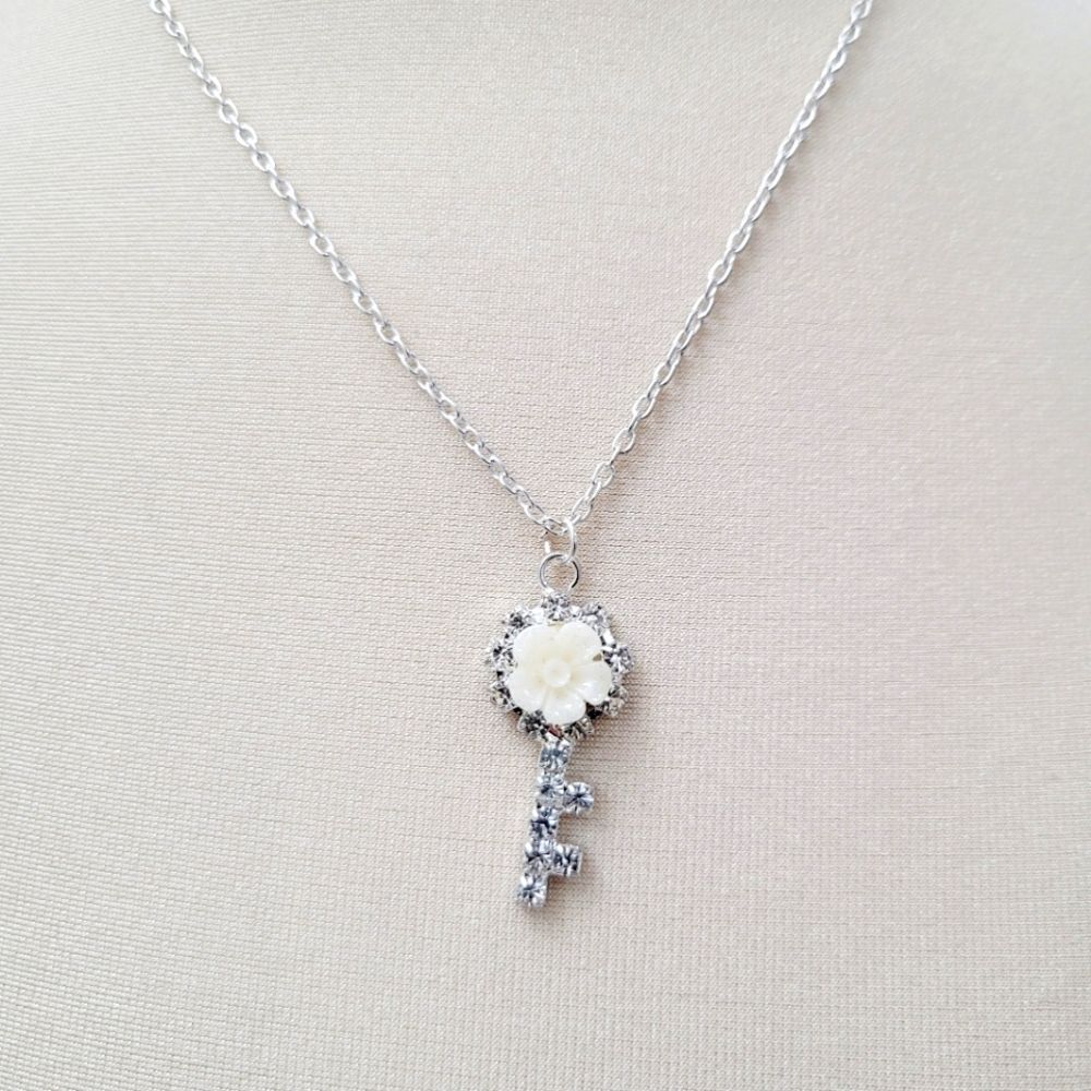 2/$20 Brand New Silver Tone Flower key Rhinestone Necklace